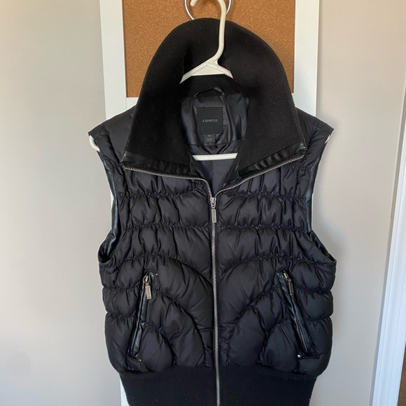 Express Vest - Picture 3 of 4